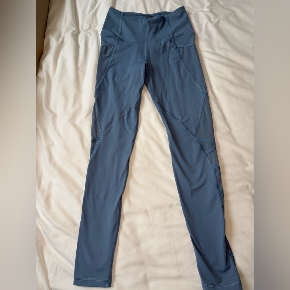 VICTORIAS SPORT Knockout Blue Athletic Leggings